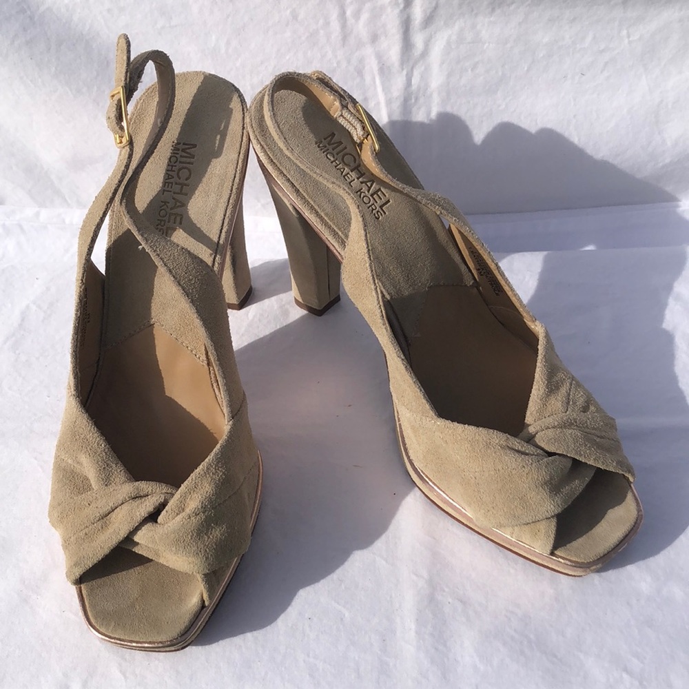 New Michael Kors Raceway Platform Peep Toe Suede Slingback Heels in Neutral/Sand